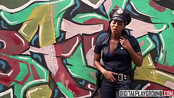 Garota Sem-Teto Recebe Sexo Anal De Um Policial Negro - Digitalplayground