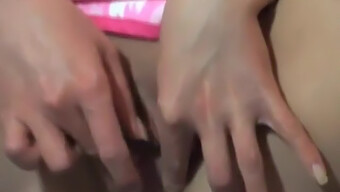 มือสมัครเล่นเยอรมันสูดดมและหลุดในสภาพแวดล้อมที่เปียกชื้น