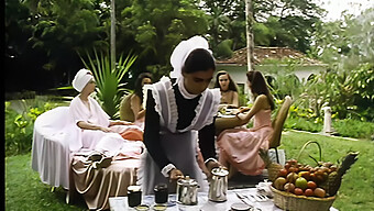 Német Retro Bdsm Film Gabriela Alves Dominanciájával És Brutális Baszásával