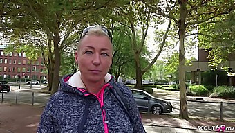 Niemiecka Agentka Mandy Angażuje Się W Głęboki Seks Analny Z Jej Synem Podczas Ulicznego Castingu.