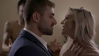 Brezplačna Celotna Scena Tabu Žene, Ujete S Sodelavcem V Položaju 69 S Christie Stevens